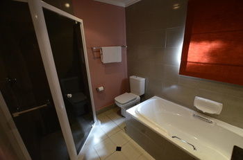 Norscot Manor Guest Lodge Sandton Exterior foto